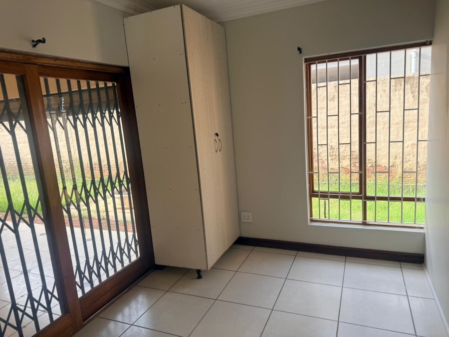 To Let 5 Bedroom Property for Rent in Bult West North West